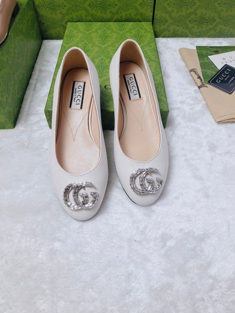 Gucci Flat Shoes